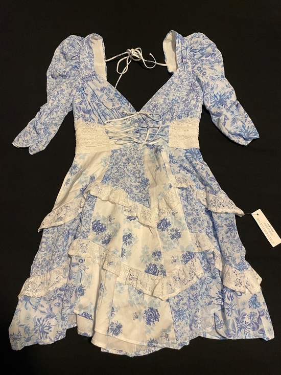White and blue floral mini dress - Picture 2 of 4